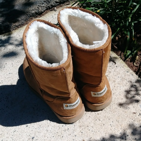 Shoes - "Like New" Lined Boots